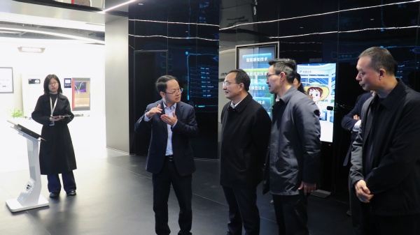 浙江省經(jīng)信廳黨組書記、廳長詹敏一行赴托普云農(nóng)調(diào)研